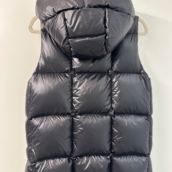 Boss Women’s Puffer Vest - Picture 6 of 8